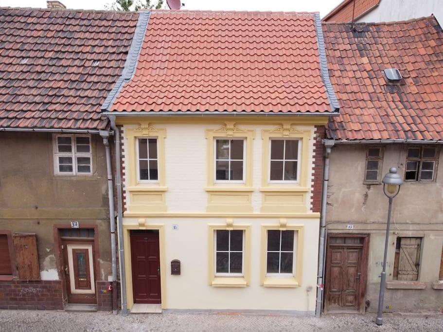 Altstadt-Apartment & Fewo Og Fuer Max 3 Pers Хальденслебен Экстерьер фото