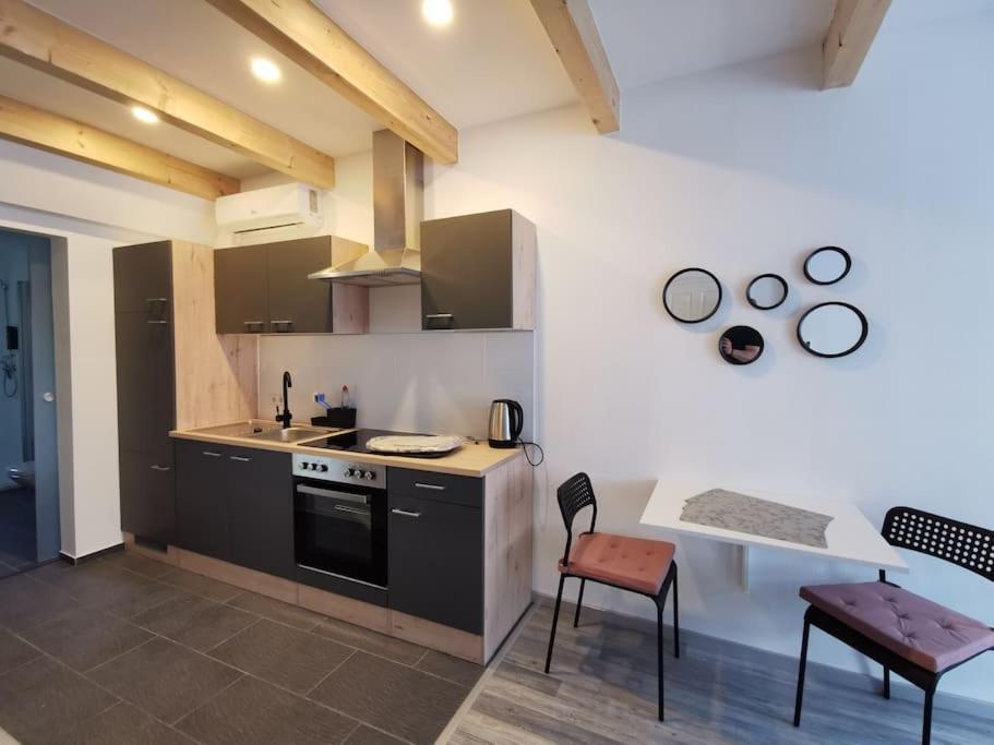 Altstadt-Apartment & Fewo Og Fuer Max 3 Pers Хальденслебен Экстерьер фото